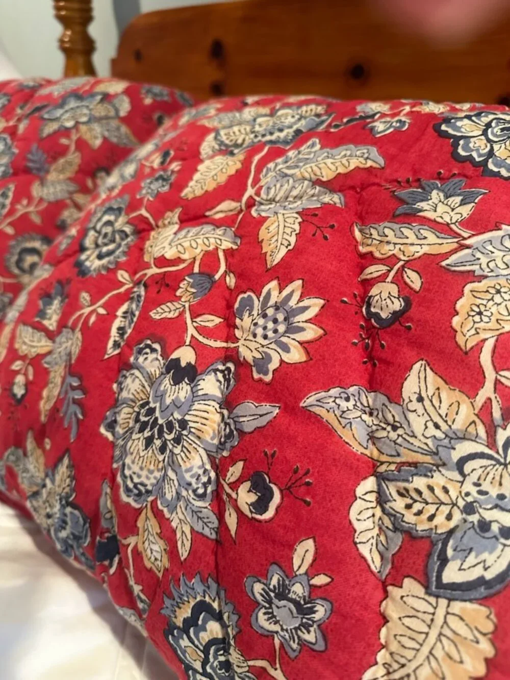 Pottery Barn Scarlett Handcrafted Reversible Quilt (Full/Queen) , Standard Shams